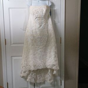 Alfred Angelo 1774NT Ivory  HiLo Lace Wedding Dress and wedding veil  Sz 18